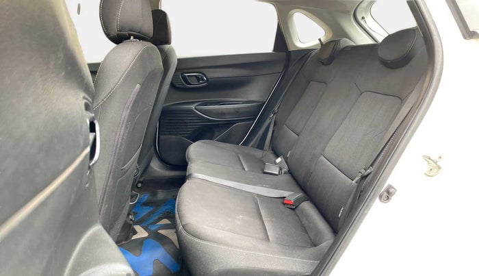 2021 Hyundai NEW I20 SPORTZ 1.2 MT, Petrol, Manual, 26,779 km, Right Side Rear Door Cabin