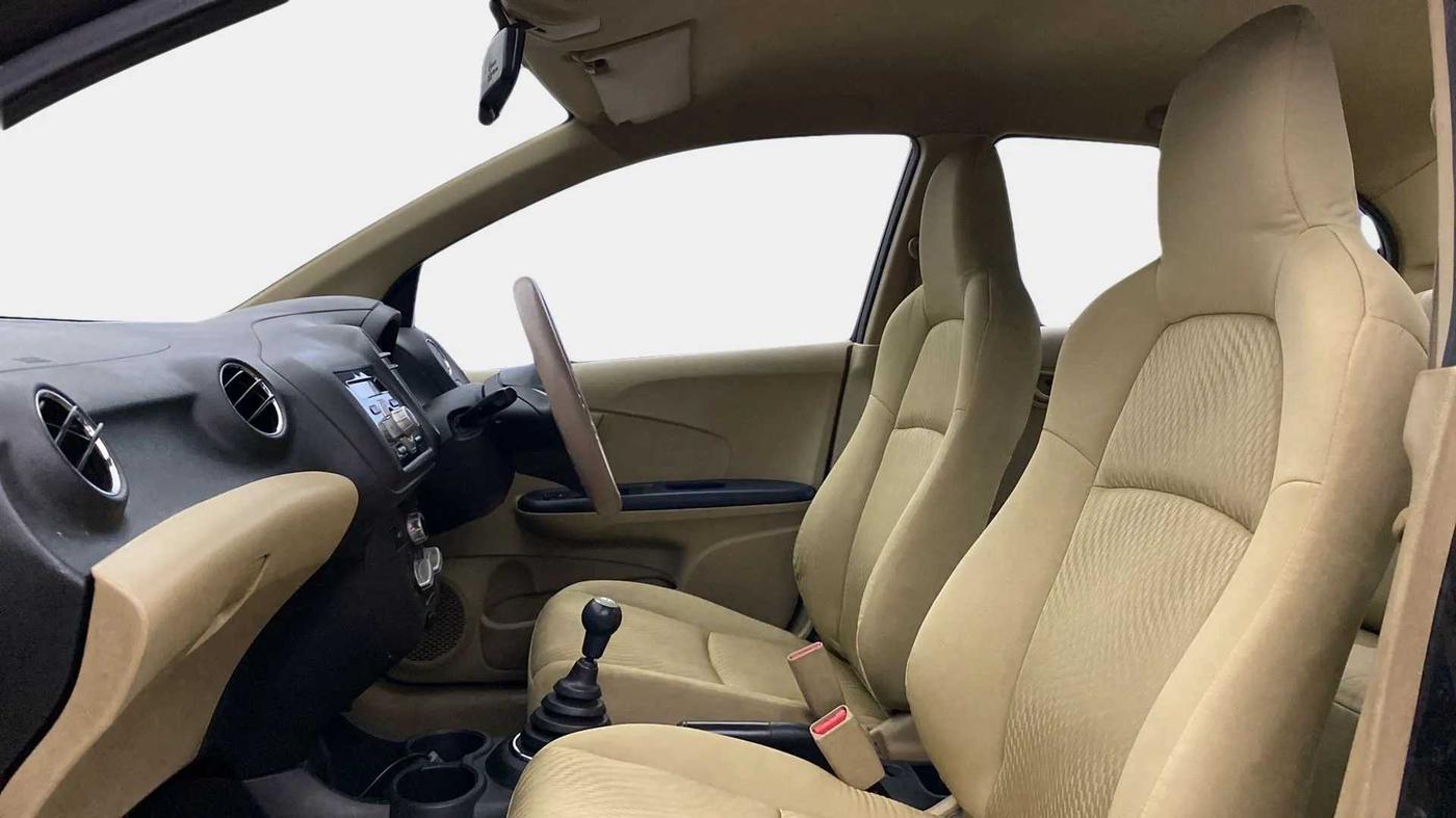 2015 Honda Amaze 1.2L I-VTEC SX, Petrol, Manual, 1,21,870 km, Right Side Front Door Cabin
