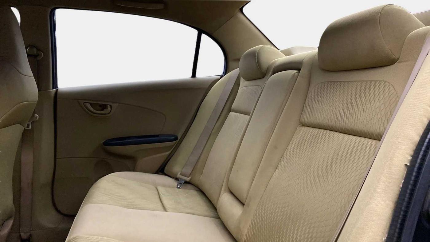 2015 Honda Amaze 1.2L I-VTEC SX, Petrol, Manual, 1,21,870 km, Right Side Rear Door Cabin