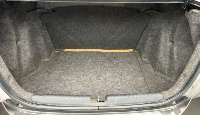 2015 Honda Amaze 1.2L I-VTEC SX, Petrol, Manual, 1,21,870 km, Boot Inside