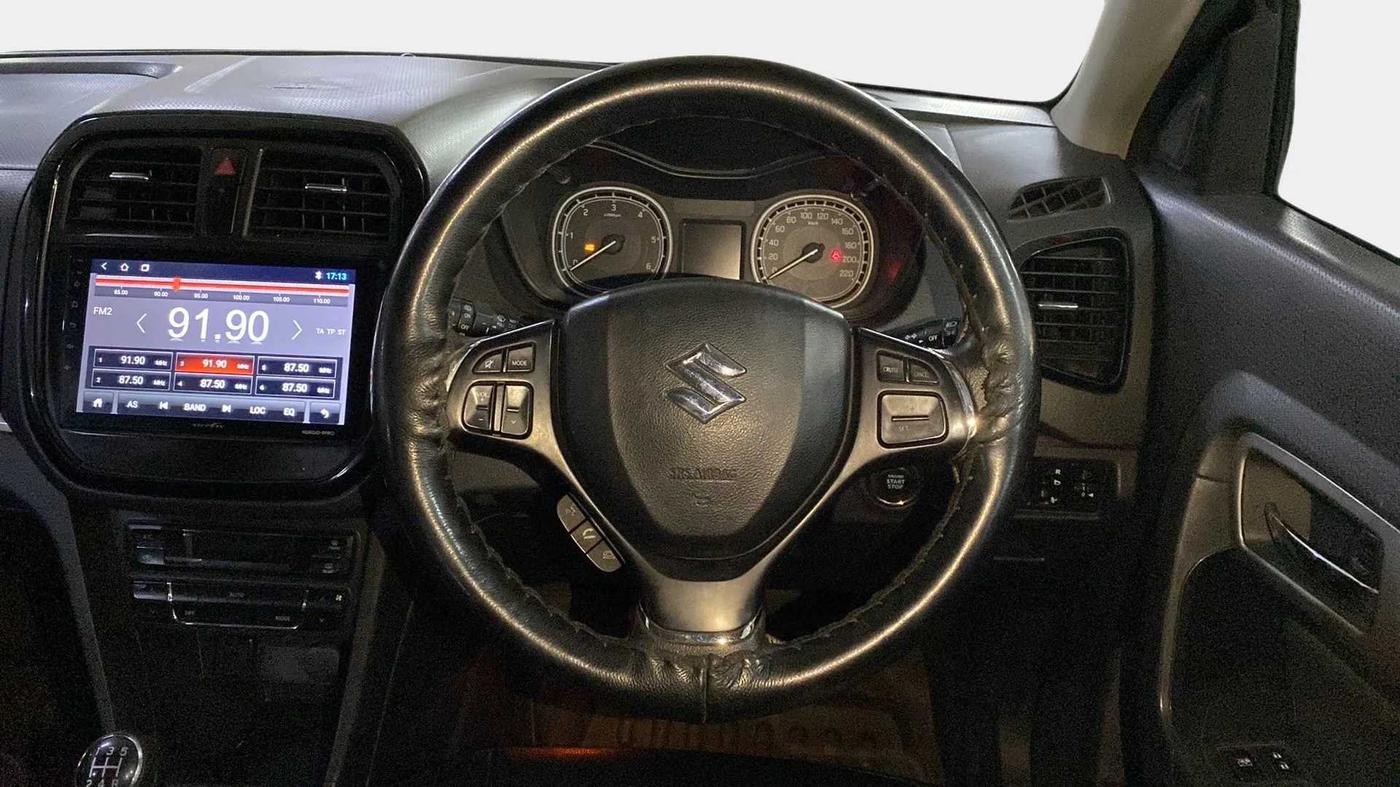 2016 Maruti Vitara Brezza ZDI PLUS DUAL TONE, Diesel, Manual, 87,226 km, Steering Wheel Close Up