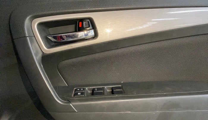 2016 Maruti Vitara Brezza ZDI PLUS DUAL TONE, Diesel, Manual, 87,226 km, Driver Side Door Panels Control