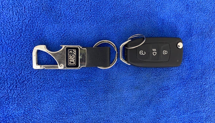 2020 Tata NEXON XMA SUNROOF PETROL, Petrol, Automatic, 35,727 km, Key Close Up