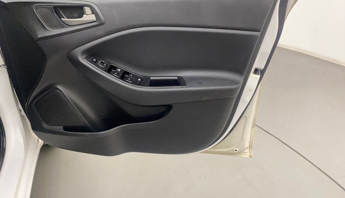 2018 Hyundai Elite i20 ASTA 1.2 DUAL TONE, Petrol, Manual, 52,661 km, Driver Side Door Panels Control