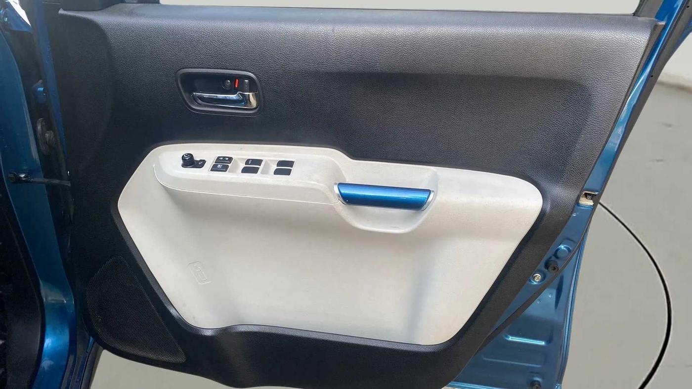 2018 Maruti IGNIS ALPHA 1.2 AMT, Petrol, Automatic, 35,191 km, Driver Side Door Panels Control