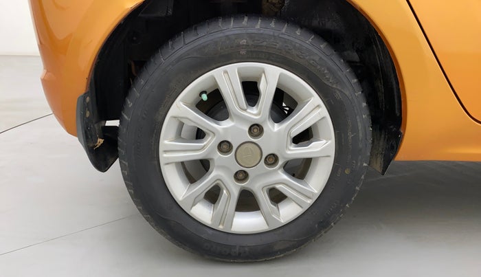 2018 Tata Tiago XZ PETROL, Petrol, Manual, 39,850 km, Right Rear Wheel