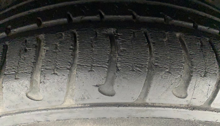2018 Tata Tiago XZ PETROL, Petrol, Manual, 39,850 km, Right Front Tyre Tread