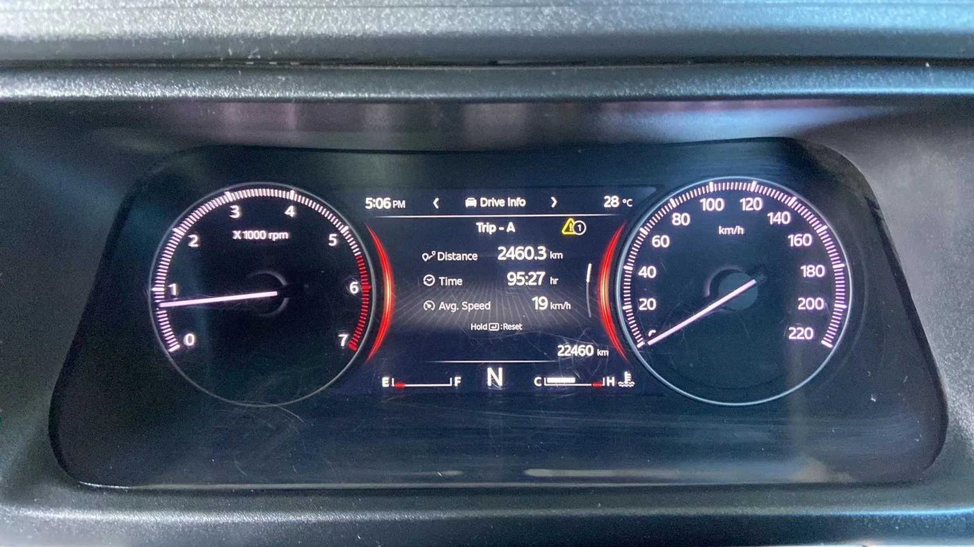 2023 Mahindra XUV700 MX P MT 5 STR, Petrol, Manual, 22,455 km, Odometer Image