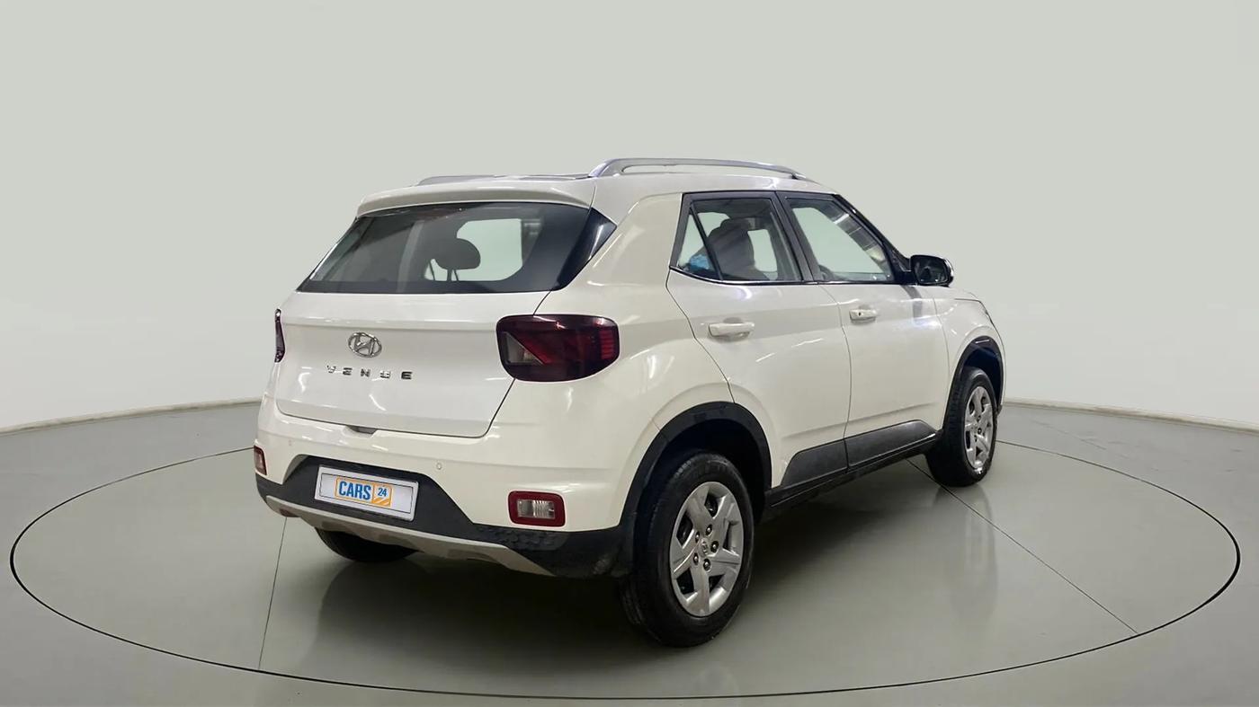 2022 Hyundai VENUE S+ 1.2, Petrol, Manual, 26,508 km, Right Back Diagonal