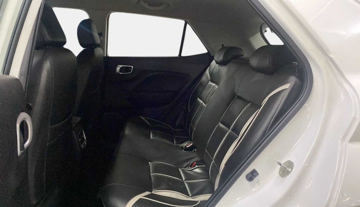 2022 Hyundai VENUE S+ 1.2, Petrol, Manual, 26,508 km, Right Side Rear Door Cabin