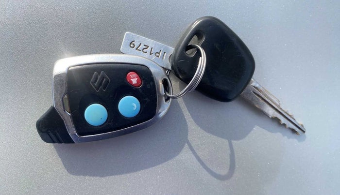 2018 Maruti Alto 800 LXI, Petrol, Manual, 27,328 km, Key Close Up