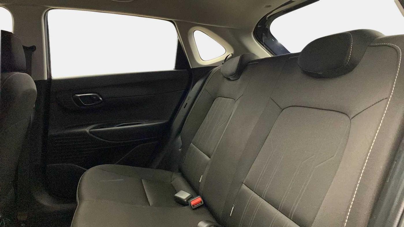 2022 Hyundai NEW I20 SPORTZ 1.2 AT, Petrol, Automatic, 23,714 km, Right Side Rear Door Cabin