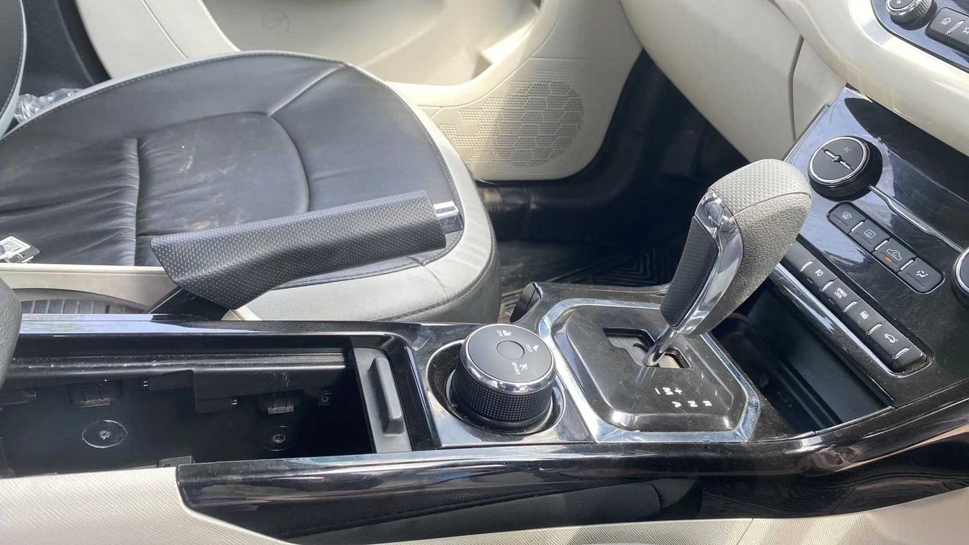 2020 Tata NEXON XZA PLUS (O) PETROL DUAL TONE, Petrol, Automatic, 14,563 km, Gear Lever