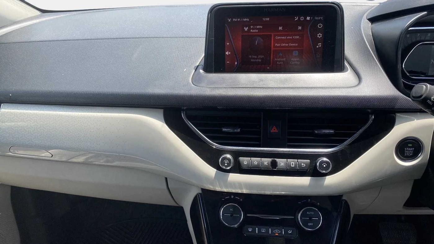 2020 Tata NEXON XZA PLUS (O) PETROL DUAL TONE, Petrol, Automatic, 14,563 km, Air Conditioner