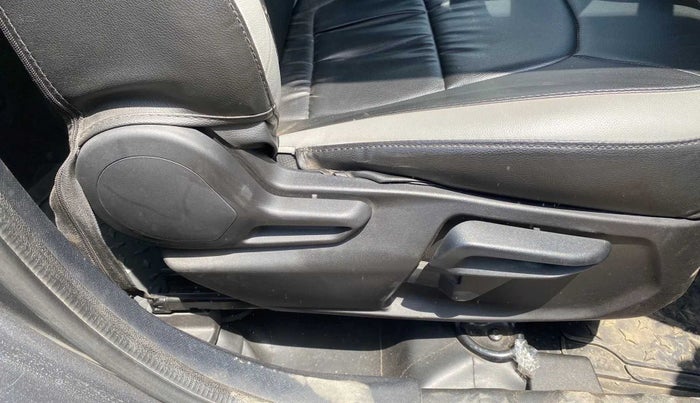 2020 Tata NEXON XZA PLUS (O) PETROL DUAL TONE, Petrol, Automatic, 14,563 km, Driver Side Adjustment Panel