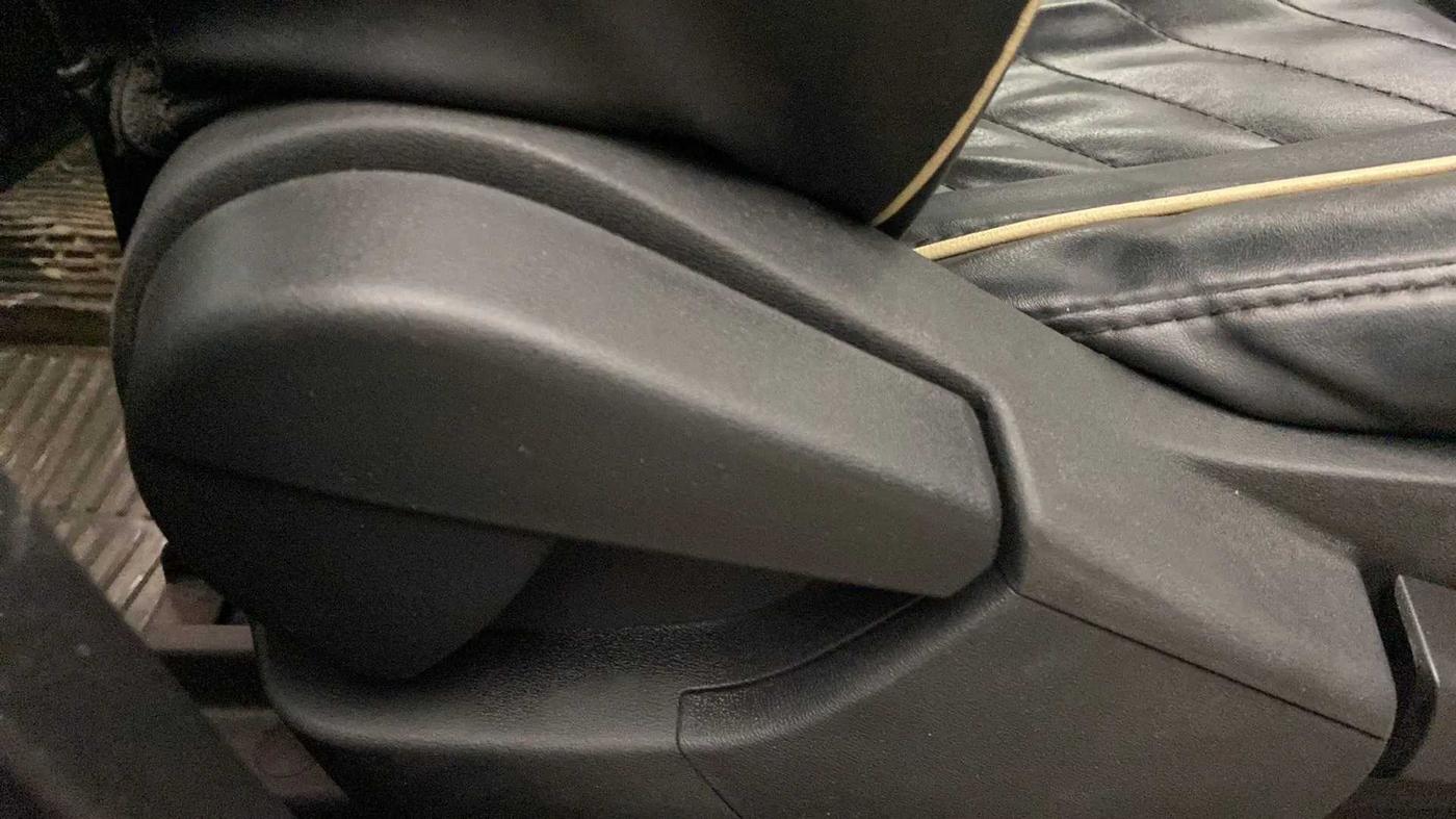 2022 Nissan MAGNITE XV EXECUTIVE, Petrol, Manual, 24,479 km, Driver Side Adjustment Panel