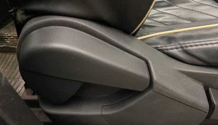 2022 Nissan MAGNITE XV EXECUTIVE, Petrol, Manual, 24,479 km, Driver Side Adjustment Panel