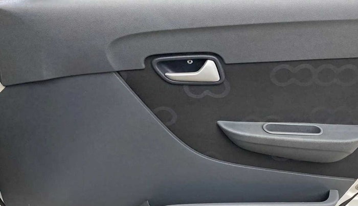 2013 Maruti Alto 800 LXI, Petrol, Manual, 26,229 km, Driver Side Door Panels Control