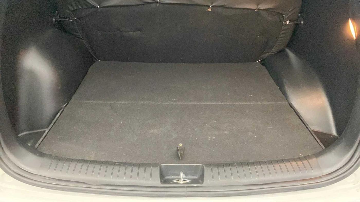 2017 Hyundai Creta E PLUS 1.6 PETROL, Petrol, Manual, 32,146 km, Boot Inside