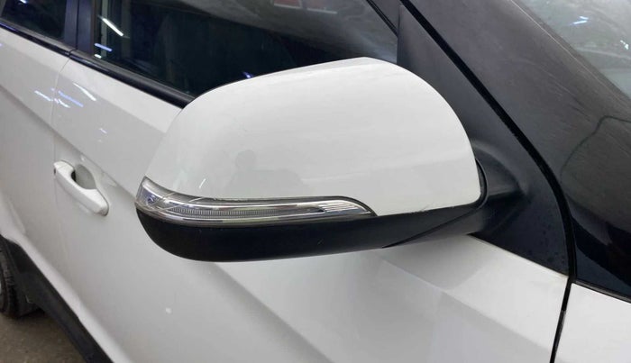 2017 Hyundai Creta E PLUS 1.6 PETROL, Petrol, Manual, 32,146 km, Right rear-view mirror - Indicator light has minor damage
