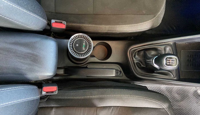 2021 Hyundai NEW I20 ASTA (O) 1.2 MT, Petrol, Manual, 40,316 km, Gear Lever