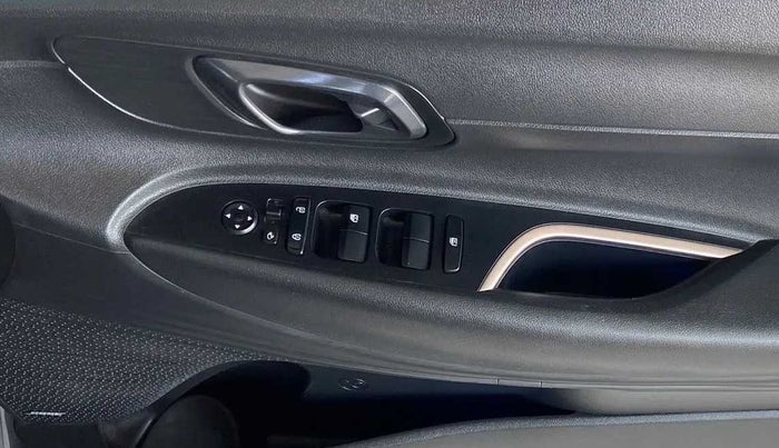 2021 Hyundai NEW I20 ASTA (O) 1.2 MT, Petrol, Manual, 40,316 km, Driver Side Door Panels Control