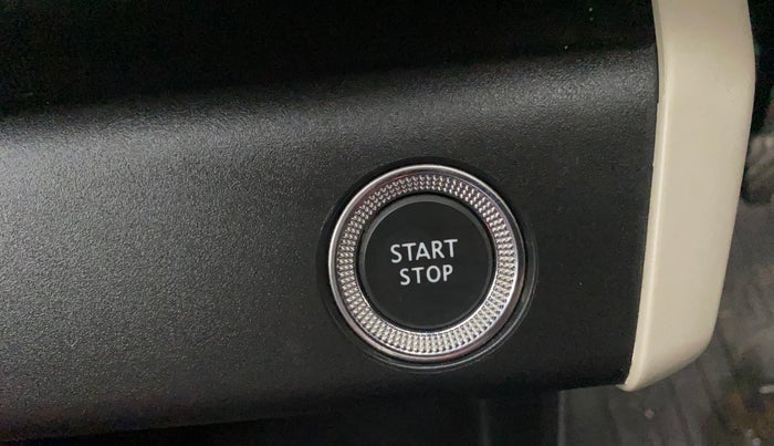 2022 Renault TRIBER RXZ AMT, Petrol, Automatic, 8,177 km, Keyless Start/ Stop Button