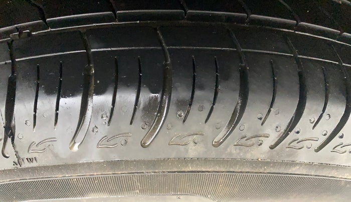 2022 Renault TRIBER RXZ AMT, Petrol, Automatic, 8,177 km, Left Rear Tyre Tread