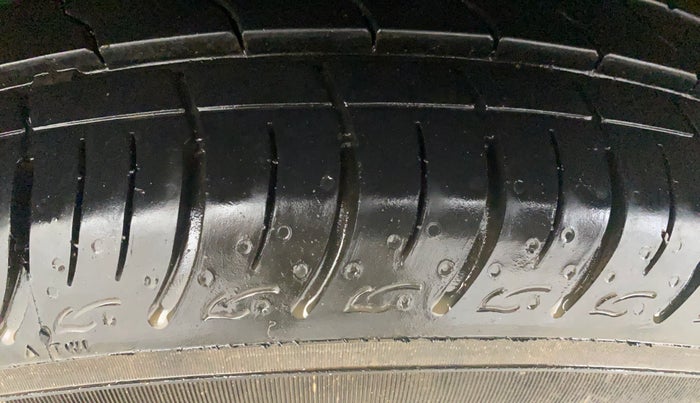 2022 Renault TRIBER RXZ AMT, Petrol, Automatic, 8,177 km, Right Rear Tyre Tread