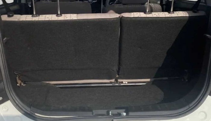 2016 Maruti Wagon R 1.0 VXI AMT, Petrol, Automatic, 29,546 km, Boot Inside