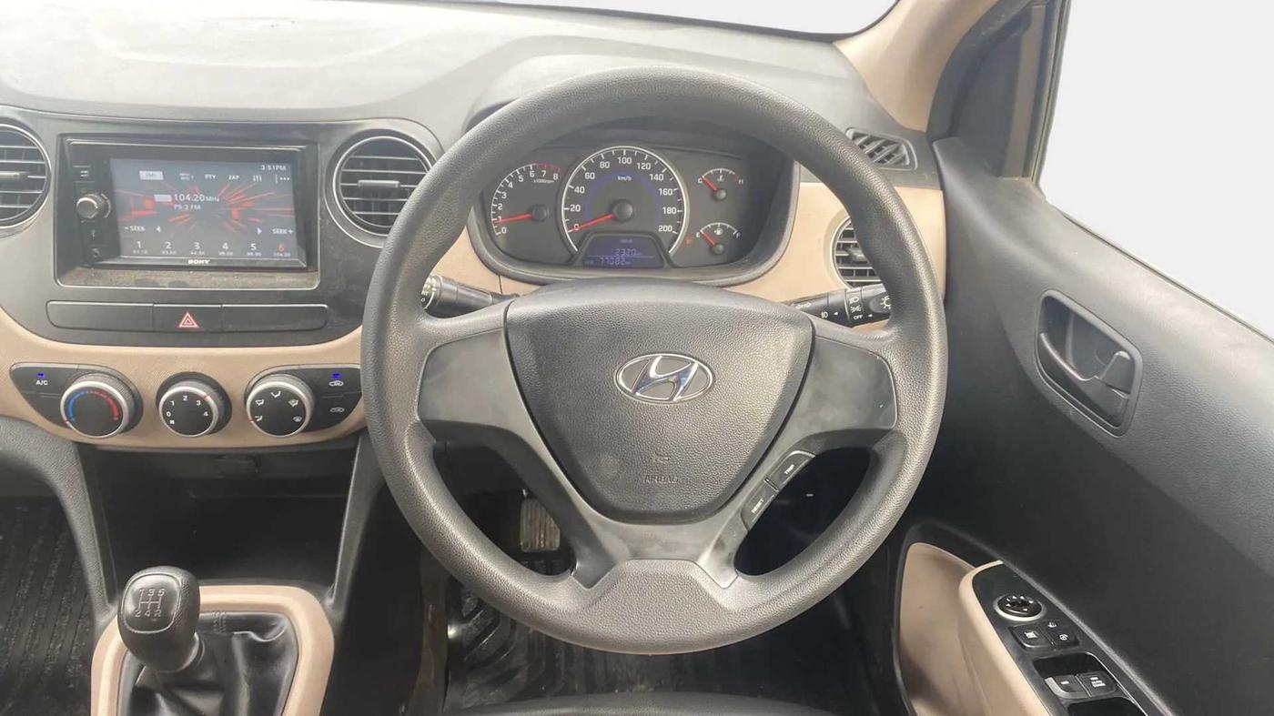 2017 Hyundai Grand i10 MAGNA 1.2 KAPPA VTVT, CNG, Manual, 77,433 km, Steering Wheel Close Up