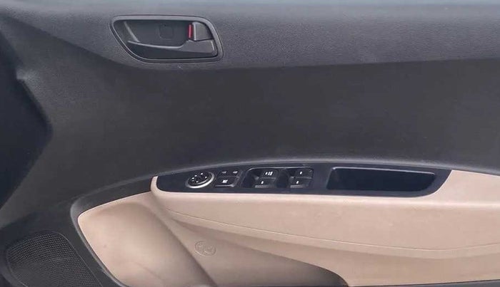 2017 Hyundai Grand i10 MAGNA 1.2 KAPPA VTVT, CNG, Manual, 77,433 km, Driver Side Door Panels Control