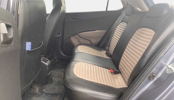 2017 Hyundai Grand i10 MAGNA 1.2 KAPPA VTVT, CNG, Manual, 77,433 km, Right Side Rear Door Cabin