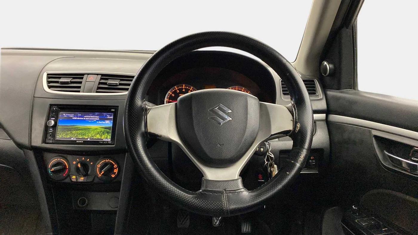 2013 Maruti Swift VXI, Petrol, Manual, 81,645 km, Steering Wheel Close Up