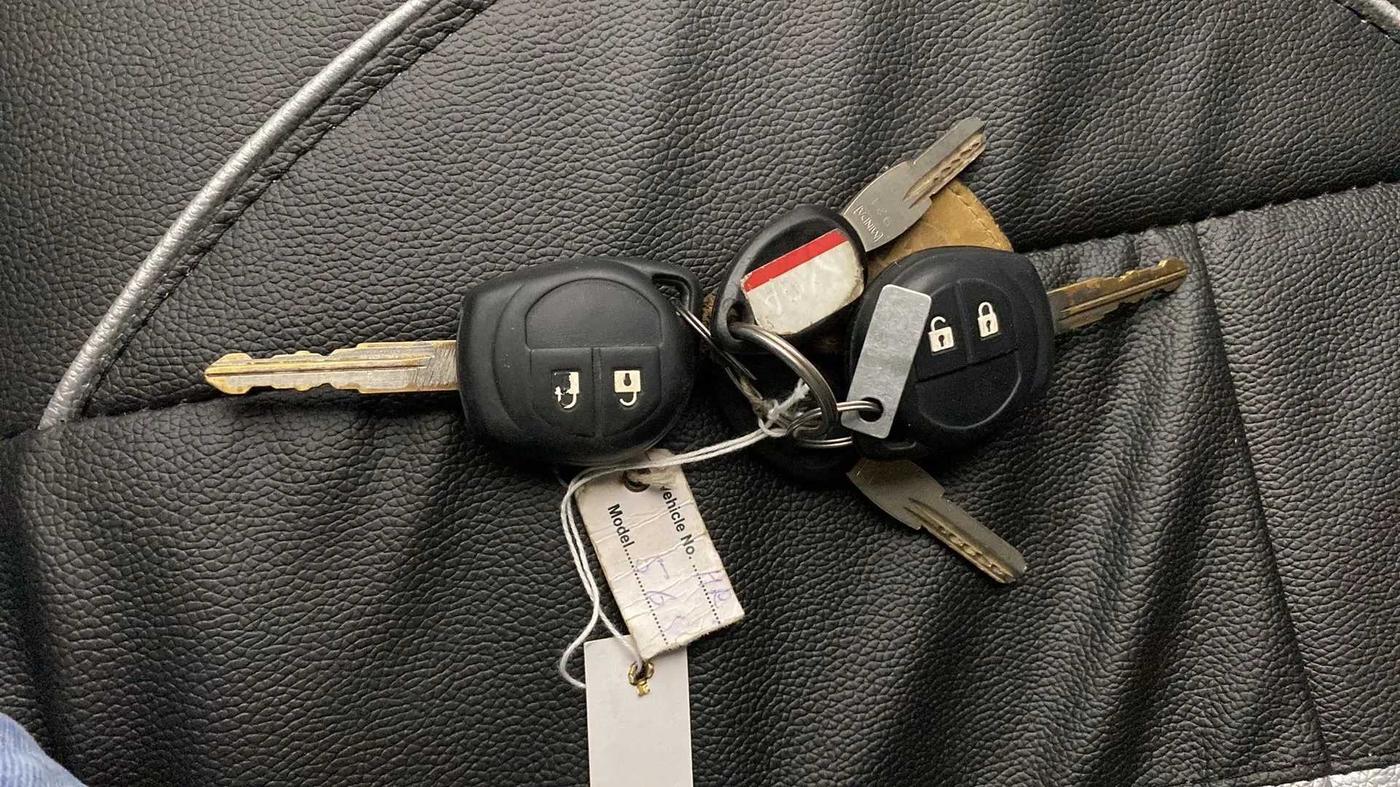 2013 Maruti Swift VXI, Petrol, Manual, 81,645 km, Key Close Up