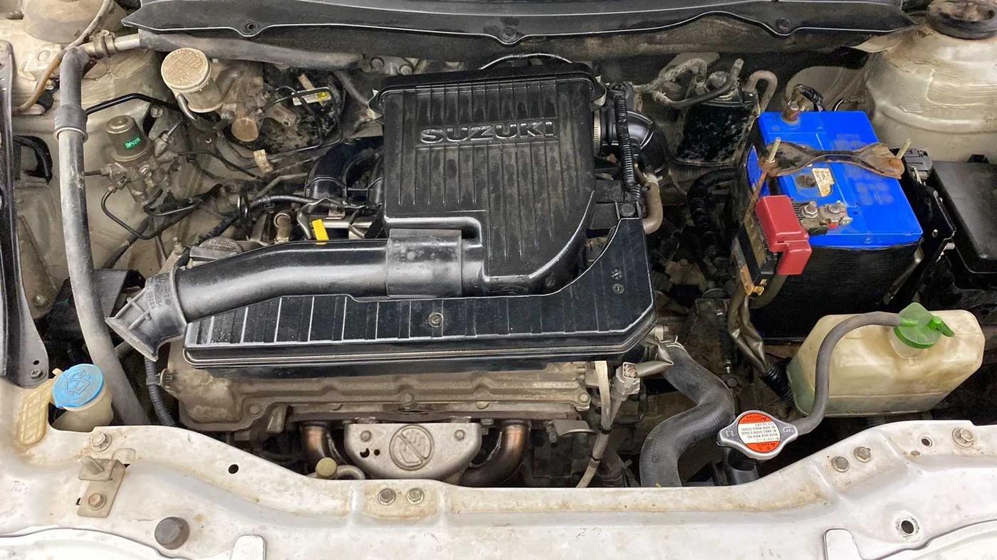 2013 Maruti Swift VXI, Petrol, Manual, 81,645 km, Open Bonet