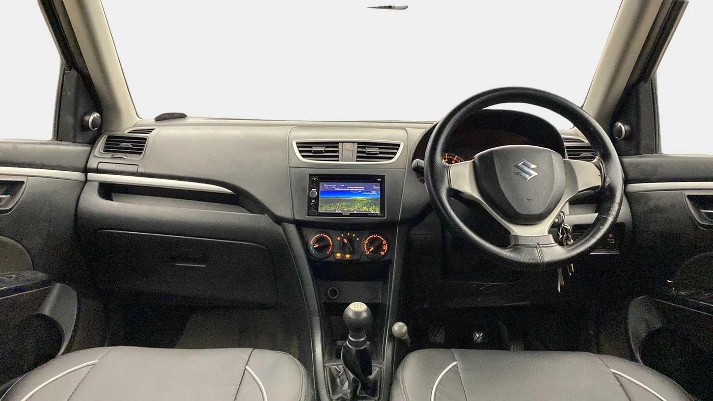 2013 Maruti Swift VXI, Petrol, Manual, 81,645 km, Dashboard