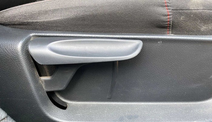 2019 Volkswagen Polo HIGHLINE PLUS 1.0, Petrol, Manual, 46,821 km, Driver Side Adjustment Panel