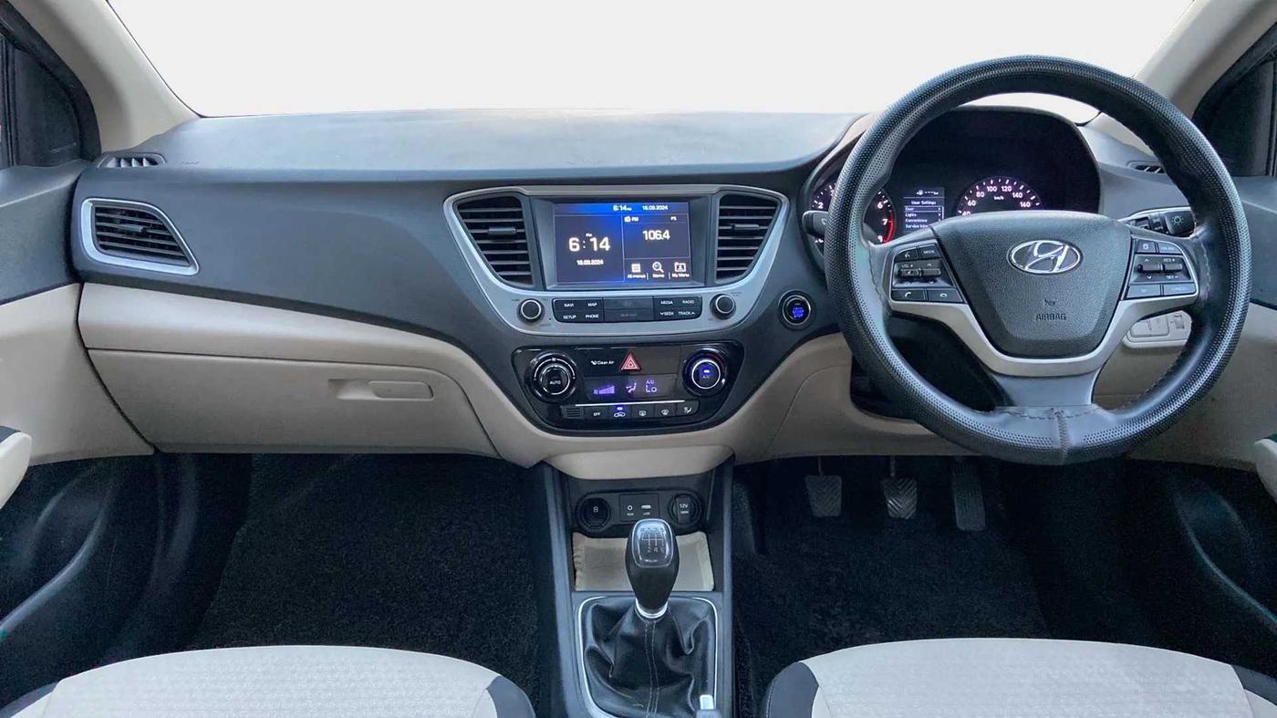 2018 Hyundai Verna 1.6 VTVT SX, Petrol, Manual, 70,222 km, Dashboard