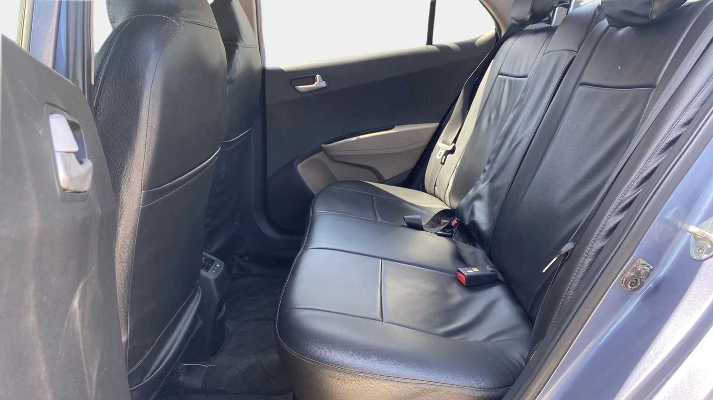 2014 Hyundai Xcent S AT 1.2 (O), Petrol, Automatic, 88,192 km, Right Side Rear Door Cabin
