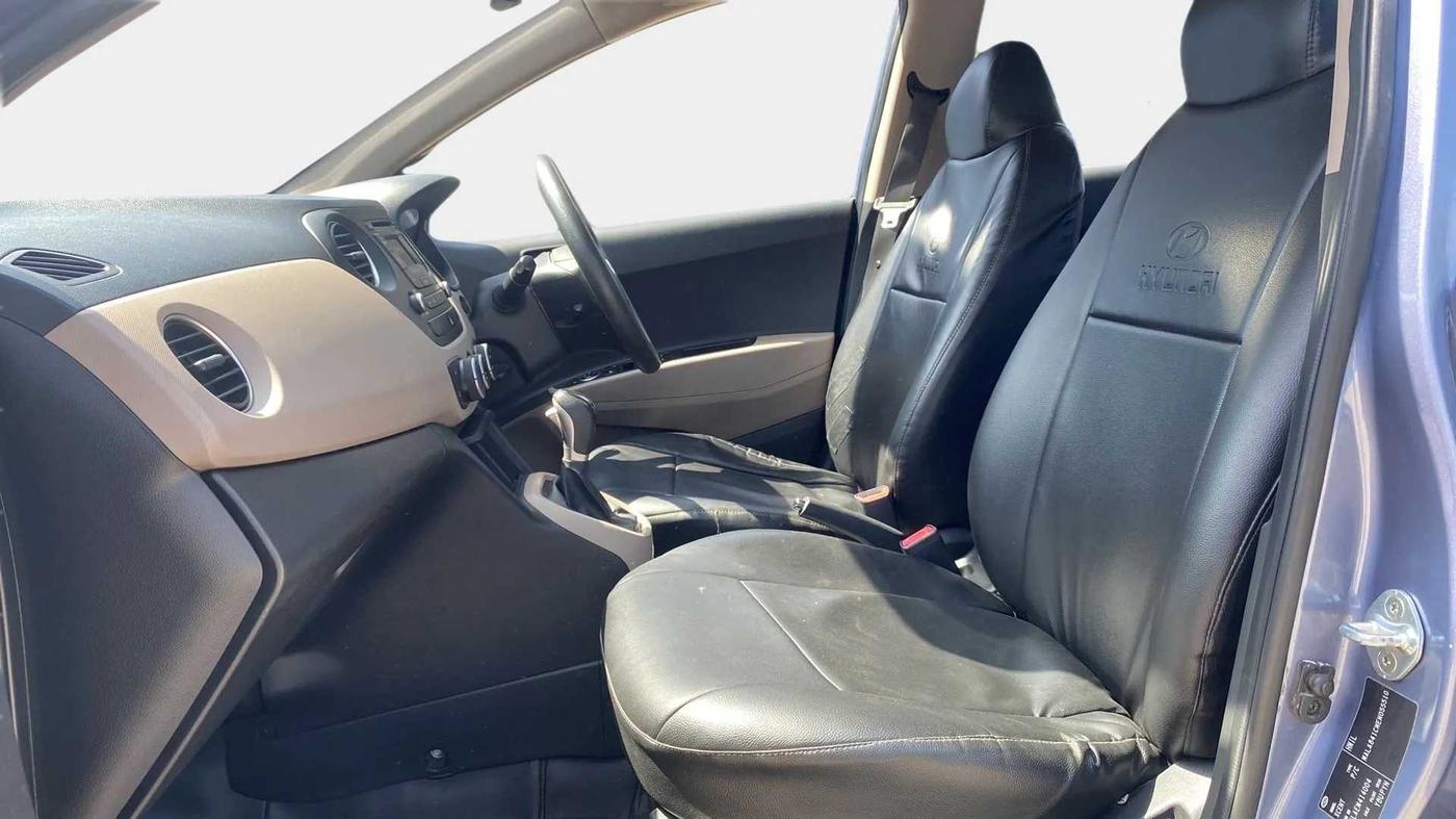 2014 Hyundai Xcent S AT 1.2 (O), Petrol, Automatic, 88,192 km, Right Side Front Door Cabin