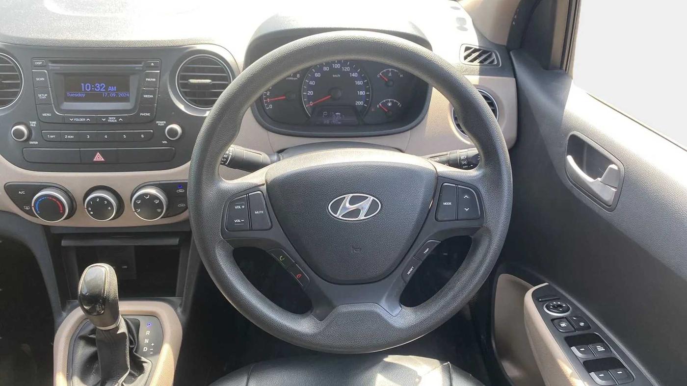 2014 Hyundai Xcent S AT 1.2 (O), Petrol, Automatic, 88,192 km, Steering Wheel Close Up