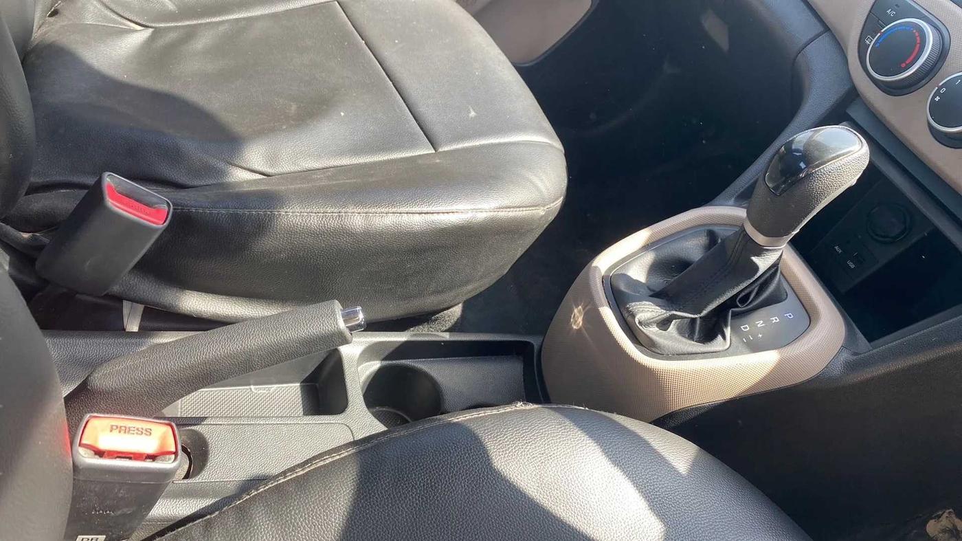 2014 Hyundai Xcent S AT 1.2 (O), Petrol, Automatic, 88,192 km, Gear Lever