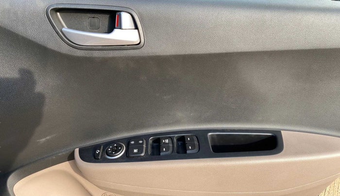 2018 Hyundai Grand i10 SPORTZ AT 1.2 KAPPA VTVT, Petrol, Automatic, 39,066 km, Driver Side Door Panels Control