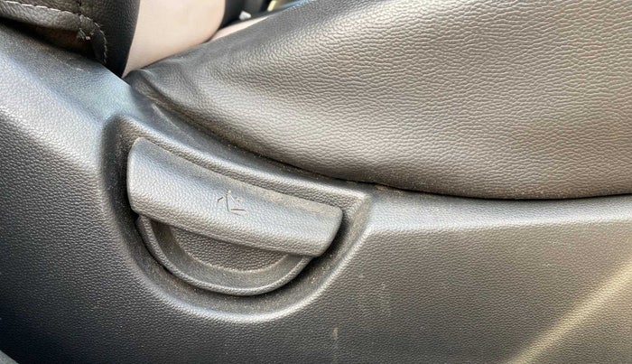 2018 Hyundai Grand i10 SPORTZ AT 1.2 KAPPA VTVT, Petrol, Automatic, 39,066 km, Driver Side Adjustment Panel