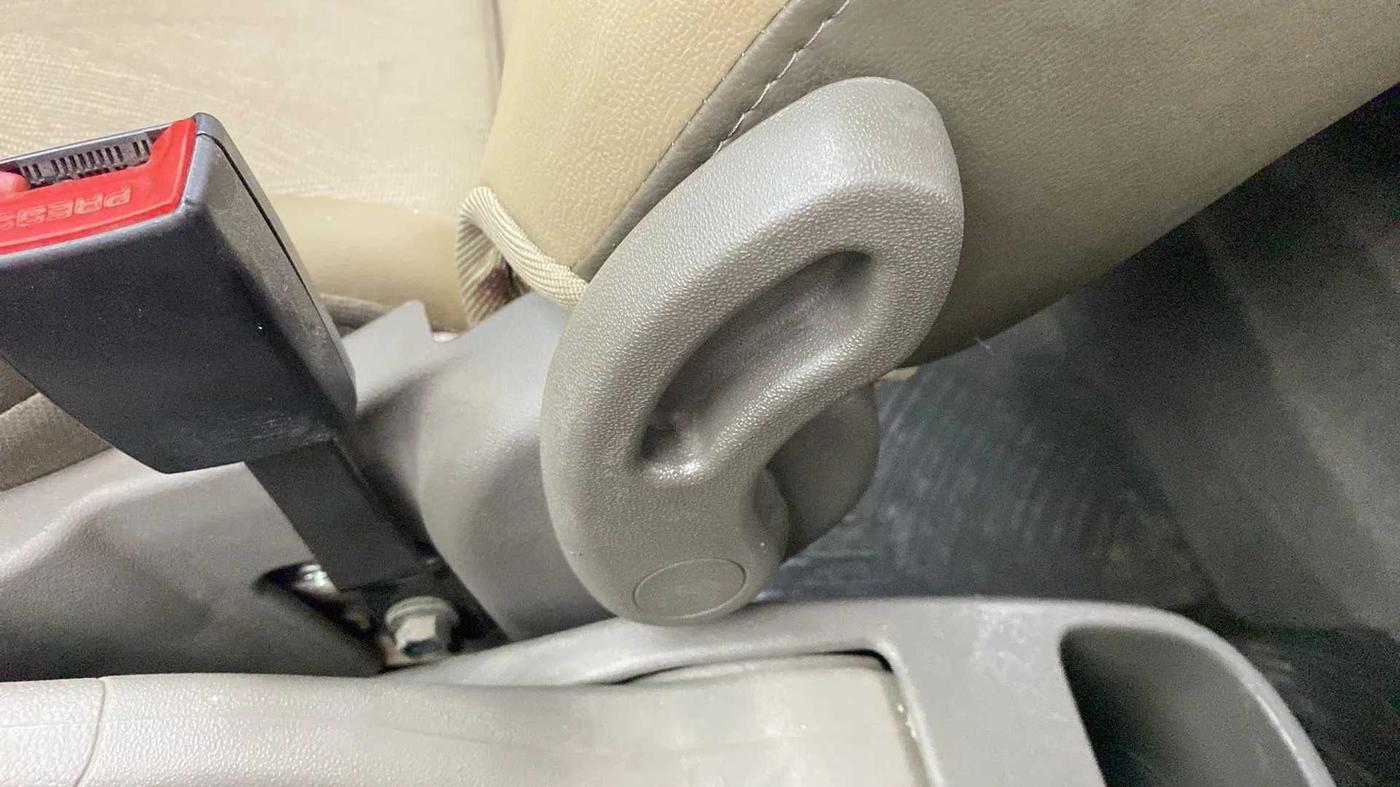2013 Hyundai i10 ERA 1.1, Petrol, Manual, 20,462 km, Driver Side Adjustment Panel