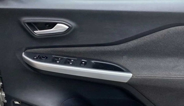 2022 Nissan MAGNITE XV PREMIUM TURBO (O) CVT, Petrol, Automatic, 35,277 km, Driver Side Door Panels Control