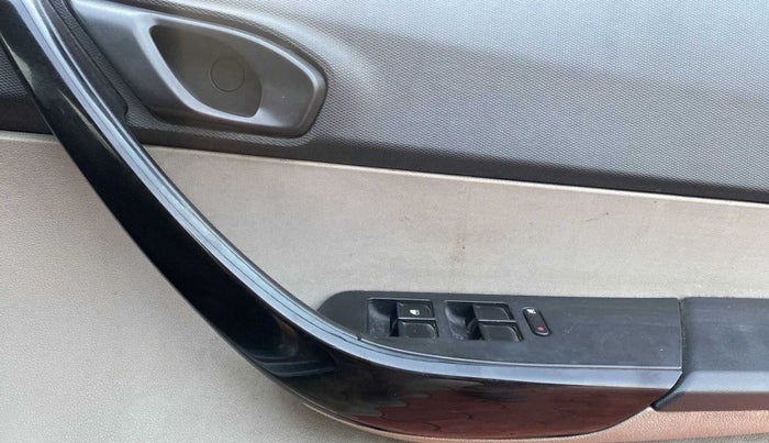 2018 Tata Tiago XT PETROL, Petrol, Manual, 54,687 km, Driver Side Door Panels Control