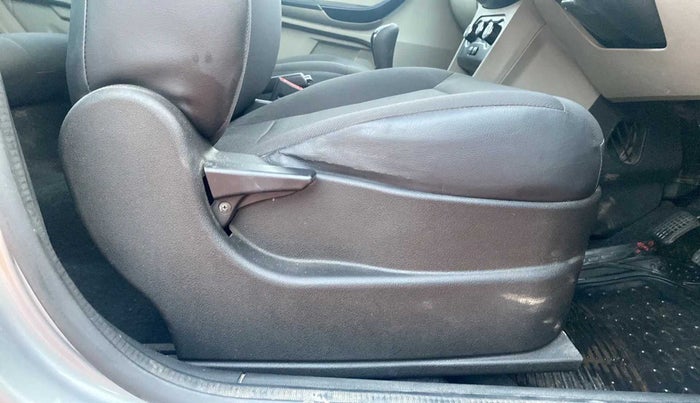 2018 Tata Tiago XT PETROL, Petrol, Manual, 54,687 km, Driver Side Adjustment Panel