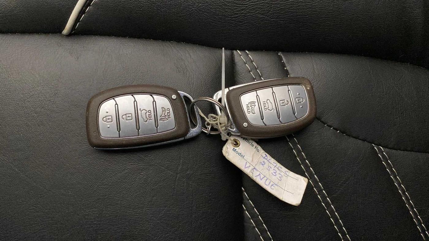 2021 Hyundai VENUE SX PLUS 1.0 TURBO DCT, Petrol, Automatic, 17,602 km, Key Close Up